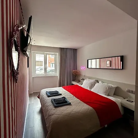 One Bedroom Sunny With Two Bathrooms And Big Garden Lisboa